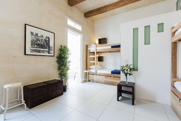 Two Pillows Boutique Hostel (Sliema)
